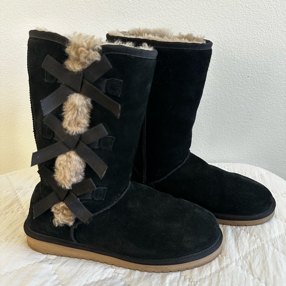 Koolaburra by UGG Shearling Boots Victoria Short w Side Bows - Black Size 10 EUC - Picture 2 of 8
